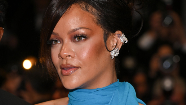 Rihanna’s Big, Blonde, Curly Updo Is Straight Out of My ‘90s Prom Dreams — See Photos